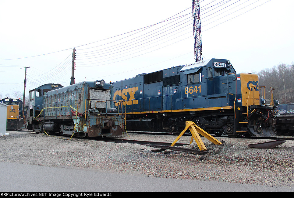 CSX SD50-2 #8641 and JDNX SW9 #201